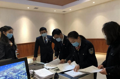 鶴城公證處以19份“特殊”的公證書告慰抗疫英模王春天