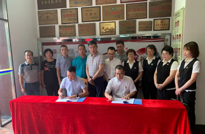 廣州市海珠公證處與瀝滘經(jīng)濟聯(lián)合社簽訂合作協(xié)議