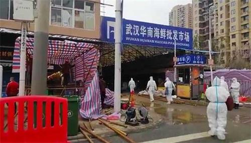 公證員前往華南海鮮市場