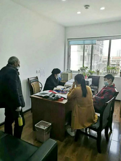 宜昌市三峽公證處免費為戰(zhàn)疫英雄家屬辦公證