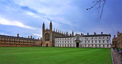 去英國(guó)上大學(xué)怎么辦理大使館認(rèn)證？